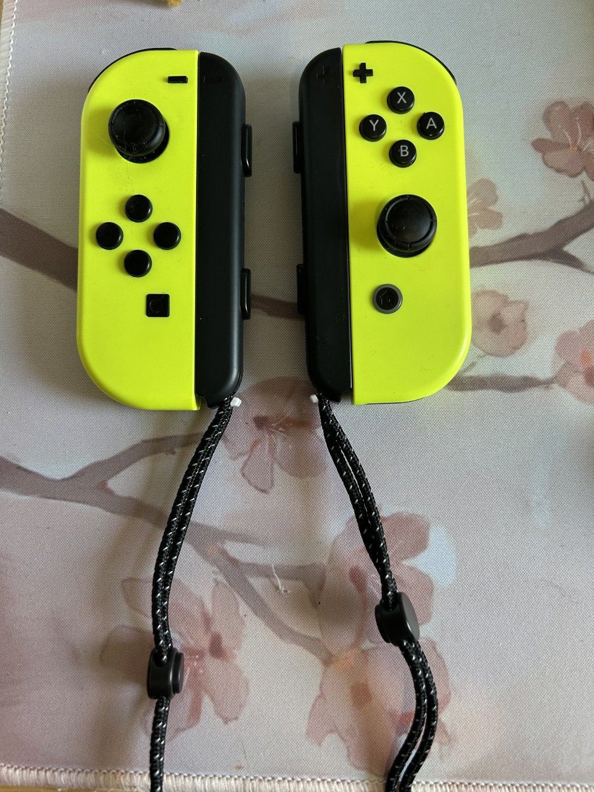 Nintendo HACAJADAA Joy-Con (L/R) Wireless Controllers for Switch - Neon Yellow