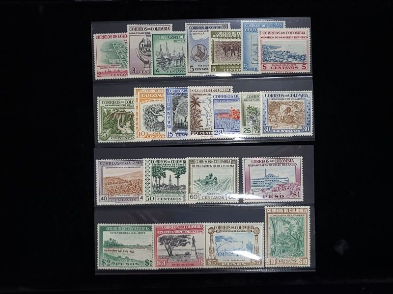 Colombia Scott #644-665 Set Mint Never Hinged $42.25 SCV NICE!