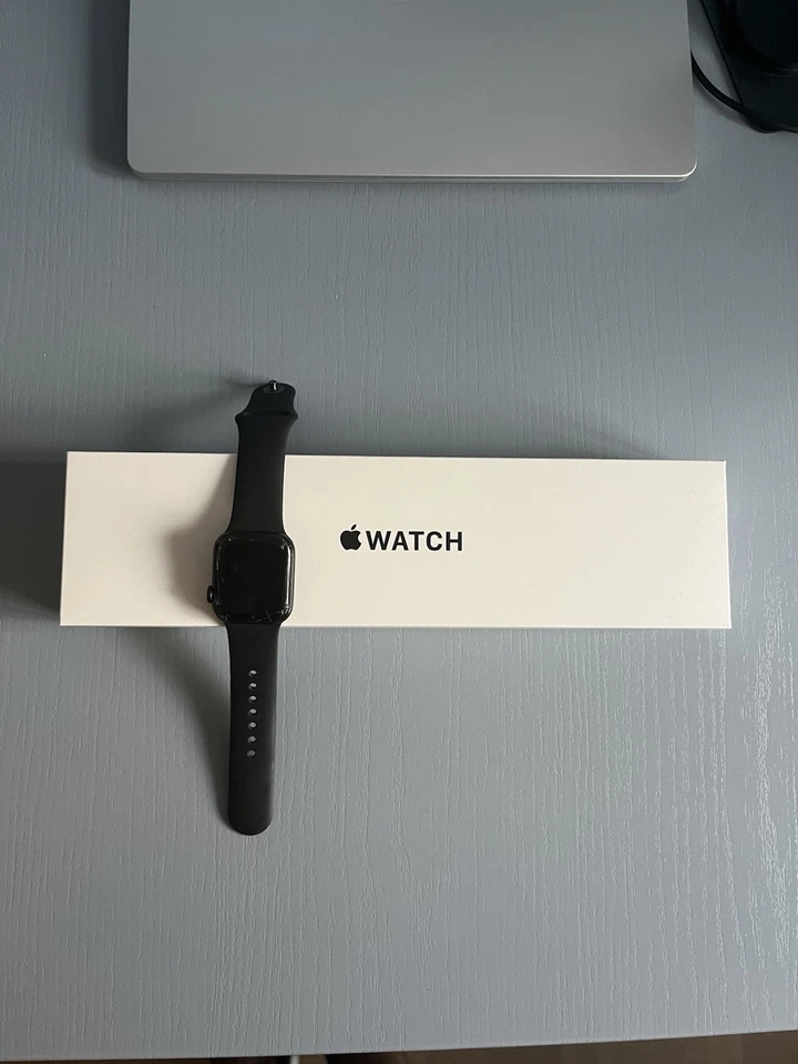 Apple Watch SE 40mm Alluminio Nero (vetro danneggiato) - Immagine 2 di 4