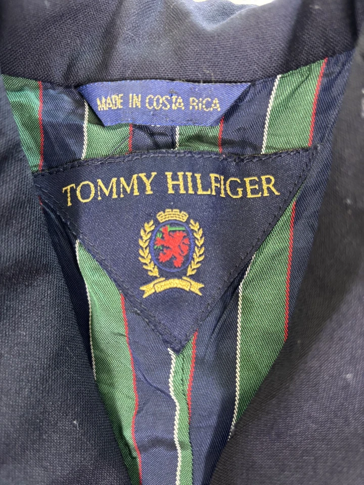 Jaqueta Blazer Tommy Hilfiger Meninos Azul Marinho Forrada Formal Clássica Botões Dourados - Imagem 3 de 4