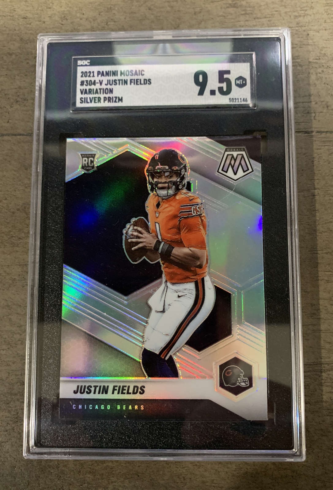 2021 Panini Mosaic JUSTIN FIELDS Silver Prizm Variation #304V RC BEARS SGC 9.5