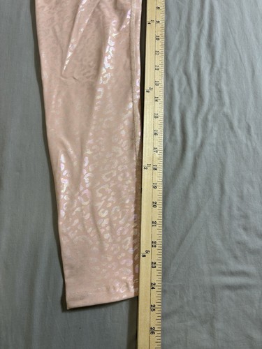 Beyond Yoga Women's Medium M Legging Pink Leopard USA Activewear EUC - Picture 3 of 8