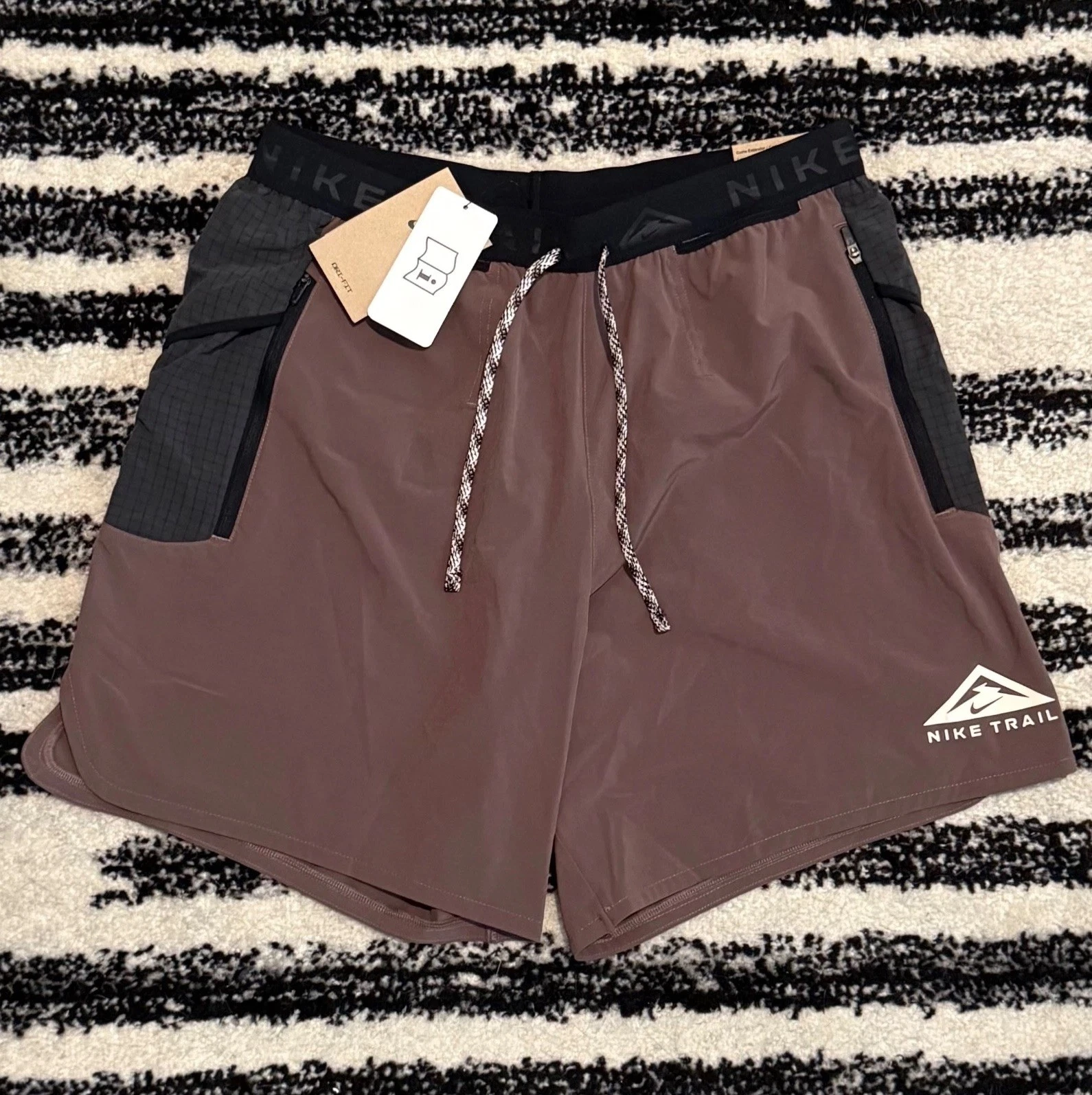 Nike Dri-Fit Trail Second Sunrise 7" Running Shorts Brown FB4194-291 Men's Sz M
Opens in a new windo