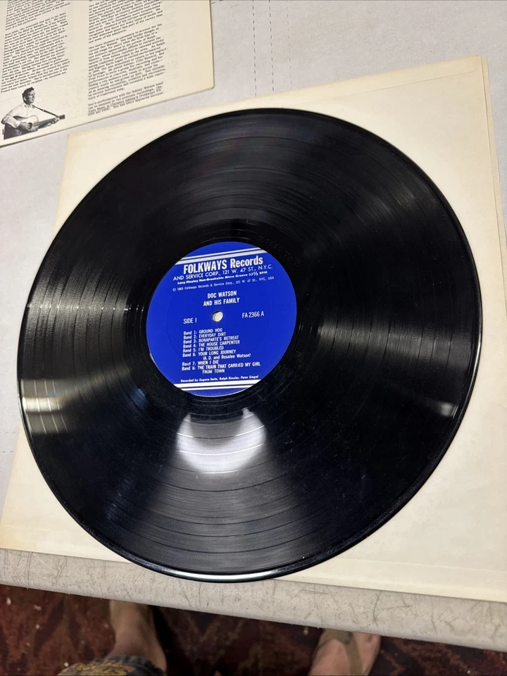 Doc Watson and His Family, 1963 Folkways LP FA 2368 EX/VG+ 1st Press + insert - Image 3 of 4
