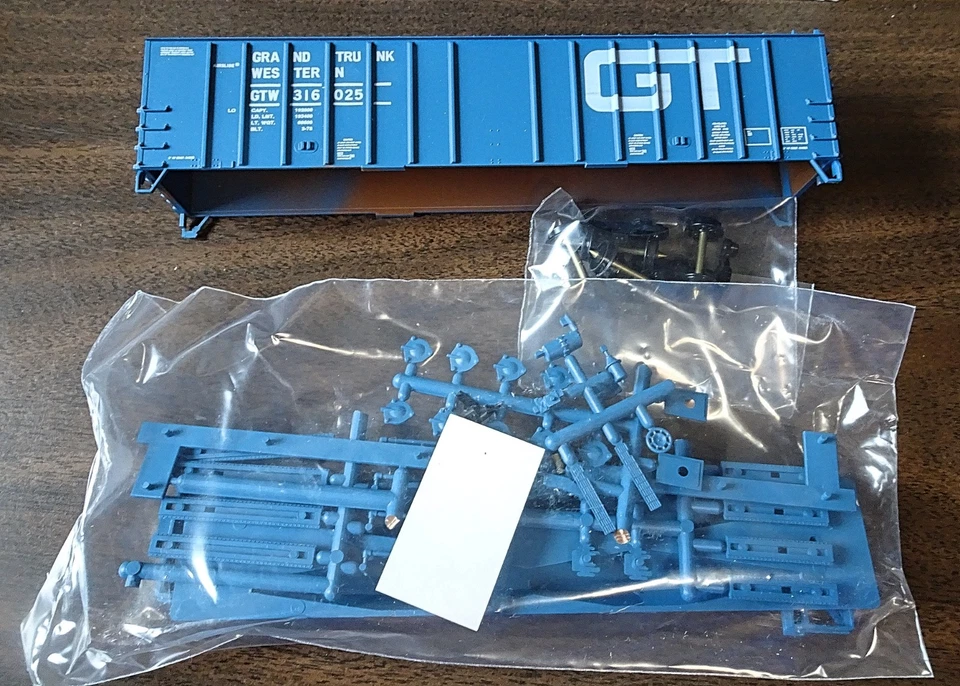 WALTHERS GT Grand Truck Western HO Car #316025 50' Airslide Hopper 932-3666 - Image 2 of 4