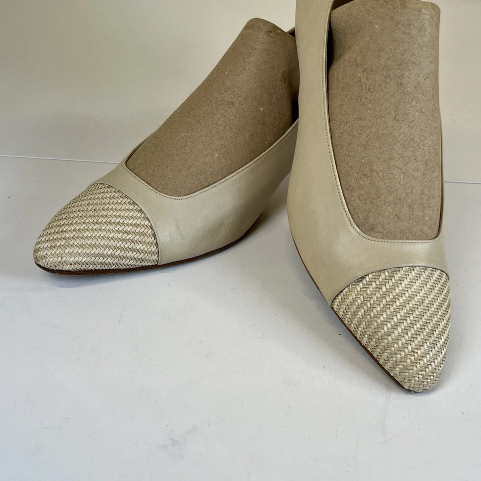 De colección. Zapatos de salón Evan Picone beige de cuero napa, talla 10 M, tacón bloque de puntera tejida. España Foto 2 de 4