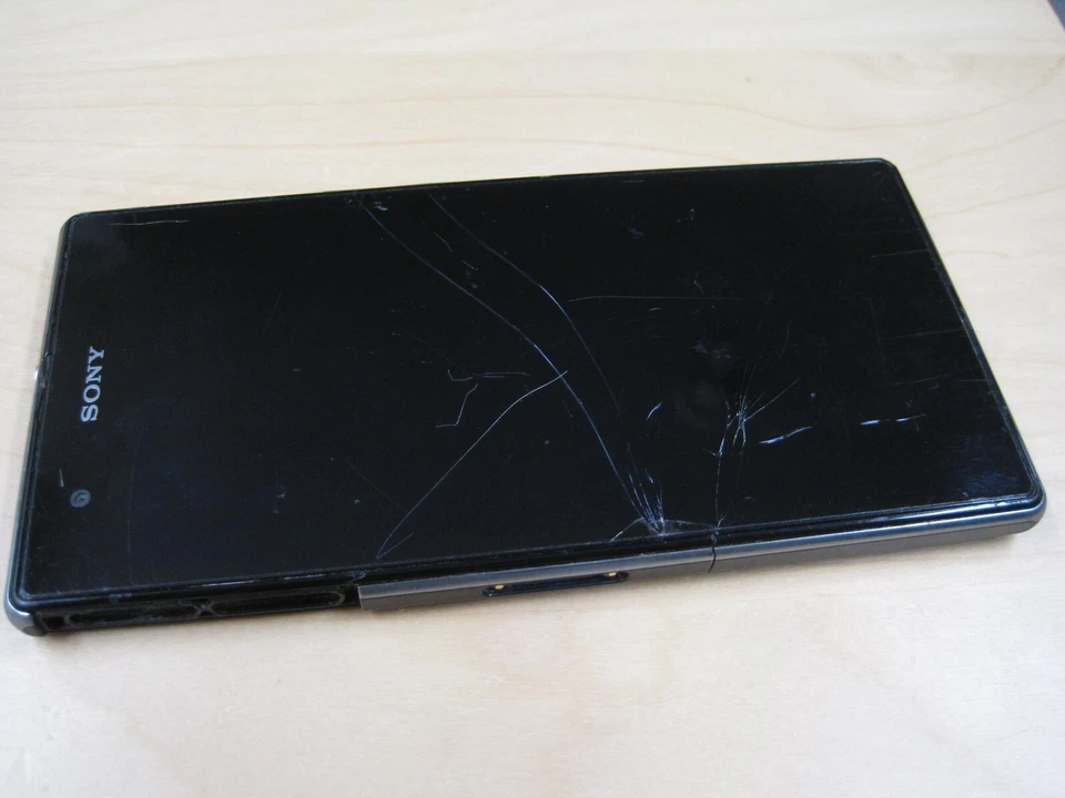 Smartphone Sony Xperia Z1s C6916 - 32GB - Negro (T-Mobile) - Para piezas Foto 2 de 4