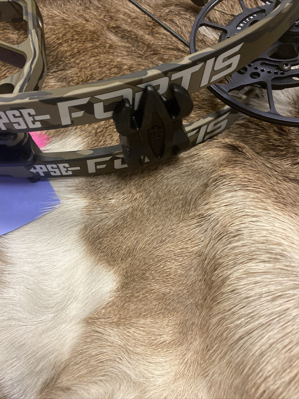 HOYT - ALPHA AX-2 SD 50-60 # DROITIER (RH) MOSSY AOK BOTTOMLAND - Arcs