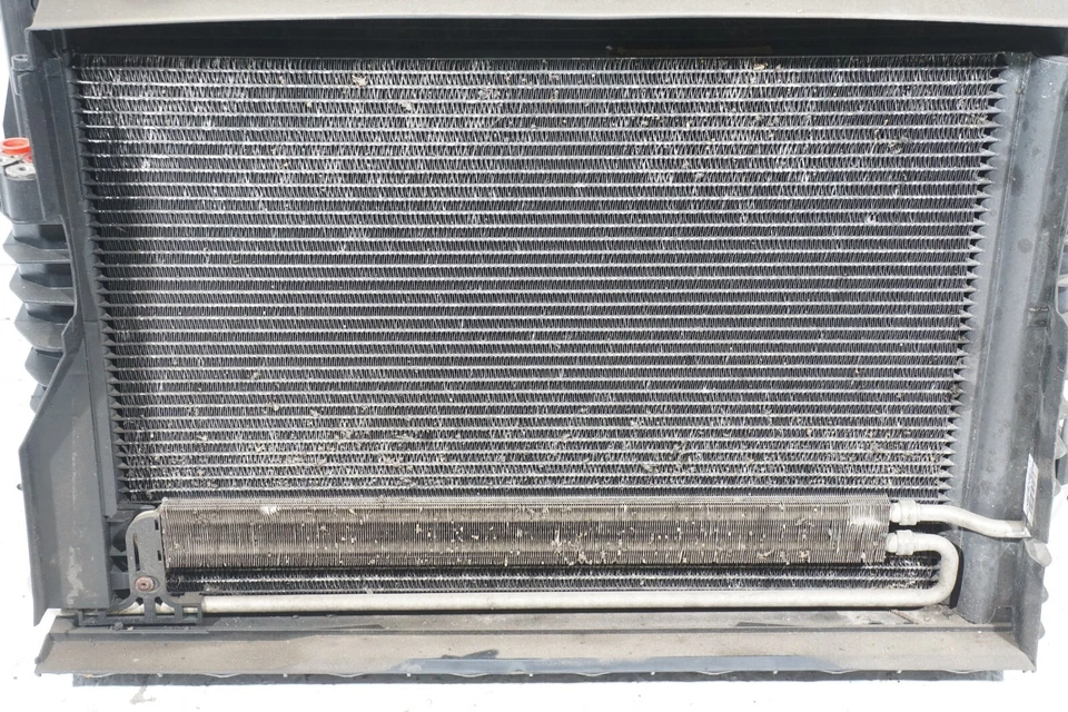 08 09 10 BMW 528Xi E60 ENGINE MOTOR RADIATOR COOLING FAN ASSEMBLY  OEM - Image 3 of 4