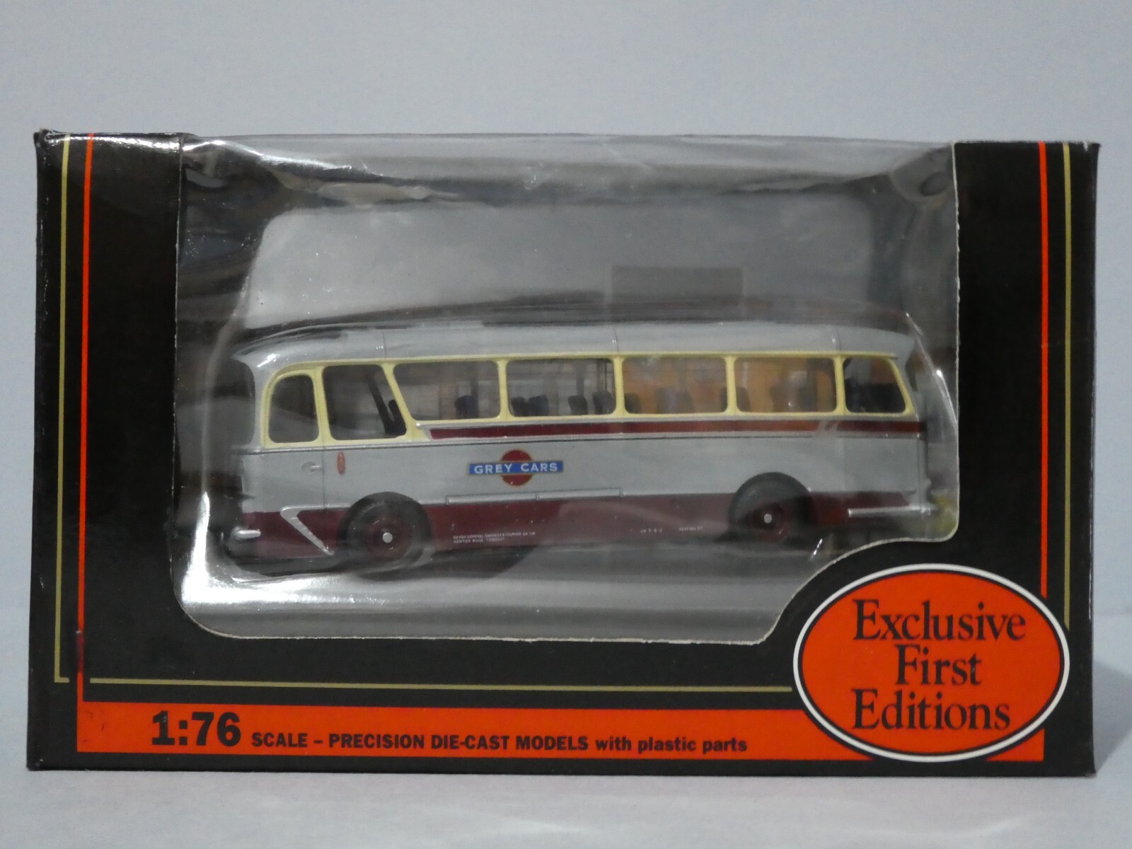 EFE 12302 Grey Cars Harrington Grenadier 1/76 Scale OO Gauge Model Bus Coach Box