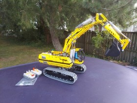 LEGO TECHNIC: Motorized Excavator (8043)AG Please Read Description 