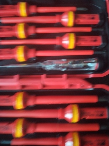 Electrician Insulated Screwdriver Set 1000V Tolsen 13pc Electrical Screw Drivers - Picture 5 of 8
