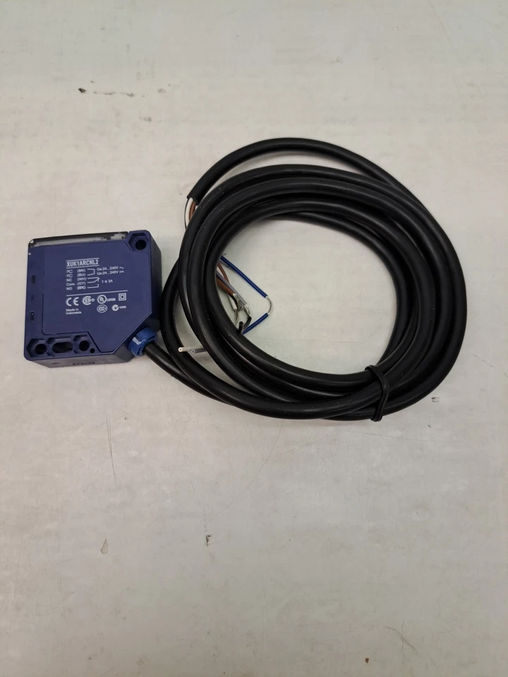 Telemecanique XUK1ARCNL2 PHOTOELECTRIC SENSOR, NEW - Image 4 of 4