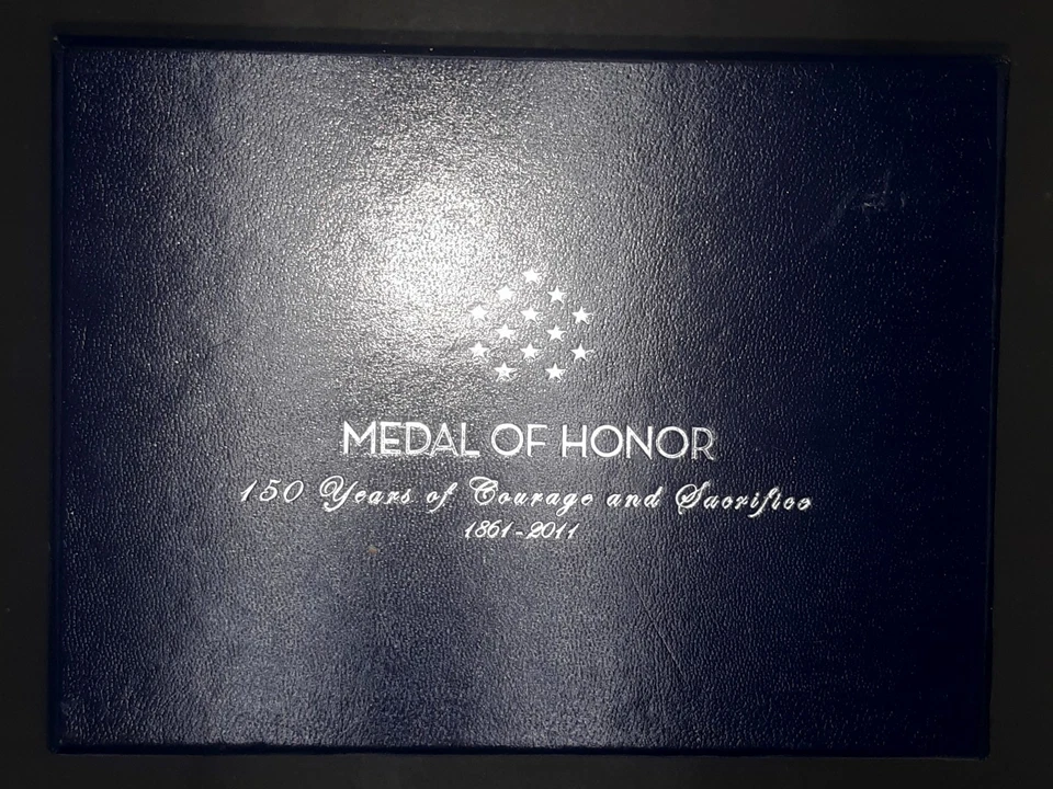 1861-2011 *RARE* MEDAL OF HONOR SILVER PROOF 150 YEARS OF COURAGE AND SACRIFICE - Image 3 of 4