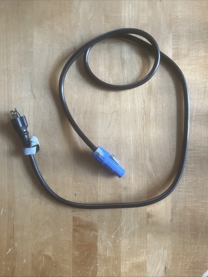 CHAUVET DJ SHOCKER P2 DUAL ZONE BLINDER W/WHITE LEDS - LIGHTLY USED W/ORIG BOX - Image 4 of 4