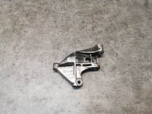 VW Golf 2 GTI G60 PG 160PS Halter Motorhalter am Kopf Lichtmaschine #19813