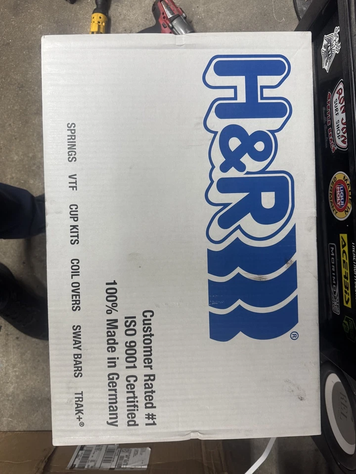 Kit de resortes delanteros y traseros deportivos descendentes H&R 54763 para VW Passat 2012-22 sedán Foto 2 de 4