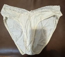 VINTAGE J C PENNEY BIKINI PANTY  SIZE LARGE.  CREAM