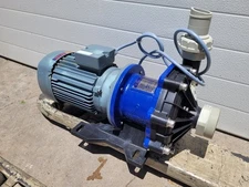 Iwaki MX-402CV6E GFRPP Magnet Drive Pump 1.8kW 230/400V 20-200l/m 19.m Head 60Hz