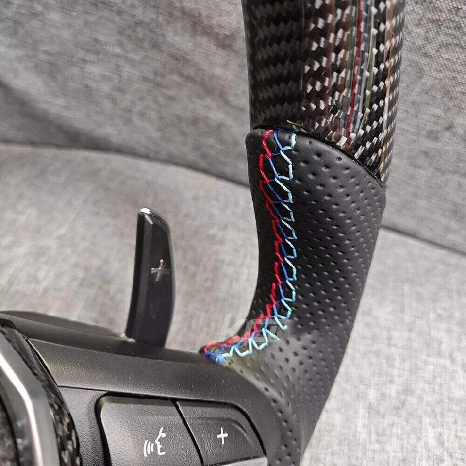 Volante de fibra de carbono apto para BMW X6 G06 2025 con cable calefactor Foto 4 de 4