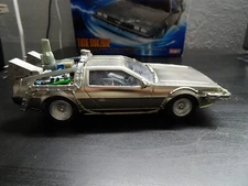 Back To The Future Time Machine Polar Lights Scale Model Delorean assembled