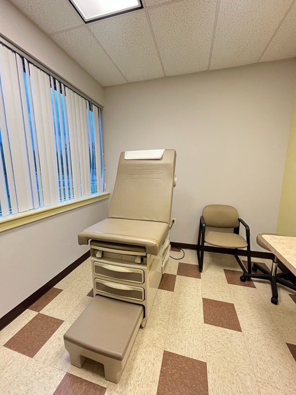 Ritter 204 Exam Table - Tan, Refurbished, Ideal for Medical Offices and Clinics