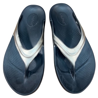 Oofos Oolala Luxe Sandal Flip Flops Womens Size 7/38 Black Silver Recovery Shoes