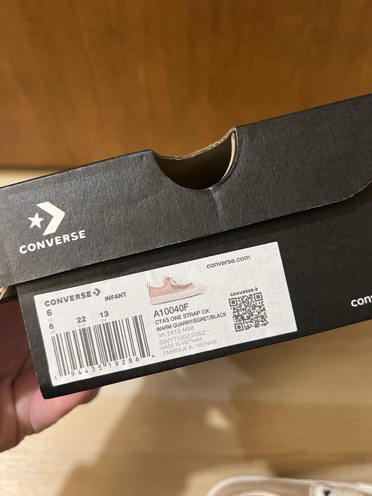 NIB Converse Chuck Taylor All Star Toddler Sherpa Bear Shoes Size 6 New