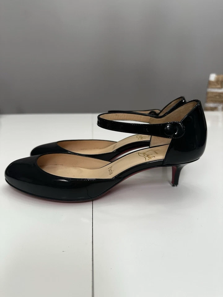 Cristian louboutin  Paris Round Toe Pumps Kitten Heel Sz  37 - Image 4 of 4