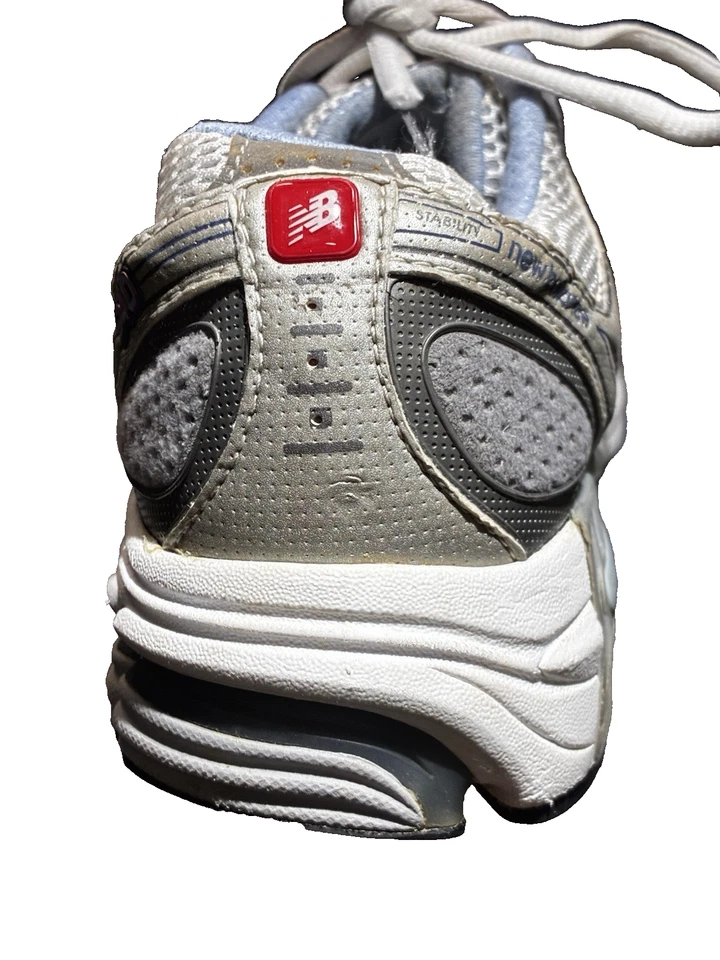 Tênis feminino New Balance 940 malha branca bronzeada renda atlética tamanho 9.5 - Imagem 4 de 4