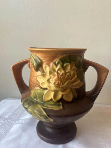 Vintage Roseville Pottery Water Lily Handled Vase, 175-8 Brown 8.25'' x 8.75'