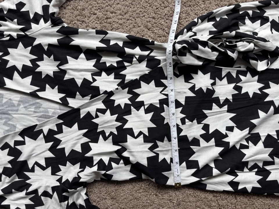 Vestido Diane von Furstenberg 'Julian' Seda Blanco y Negro Estrella Envolvente Talla XS Foto 3 de 4