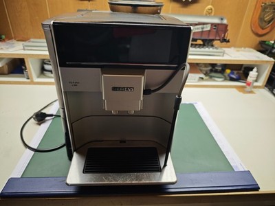 Siemens EQ.6 Plus S300 Kaffeevollautomat - Silber