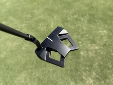 Scotty Cameron Phantom Black 9.2R Limited Custom Blackout Putter *MINT RH