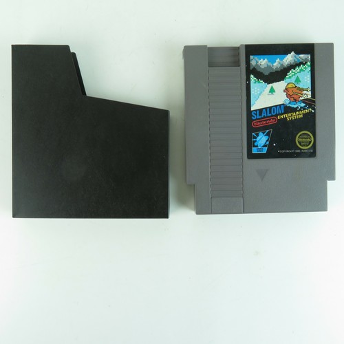 Vintage Slalom NES 1986 Video Game w/ Dust Cover Downhill Skiing - Picture 2 of 4