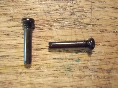 。 92361 Screw Pins 4 x 21mm (2) - Kyosho Outrage Sandmaster Tracker