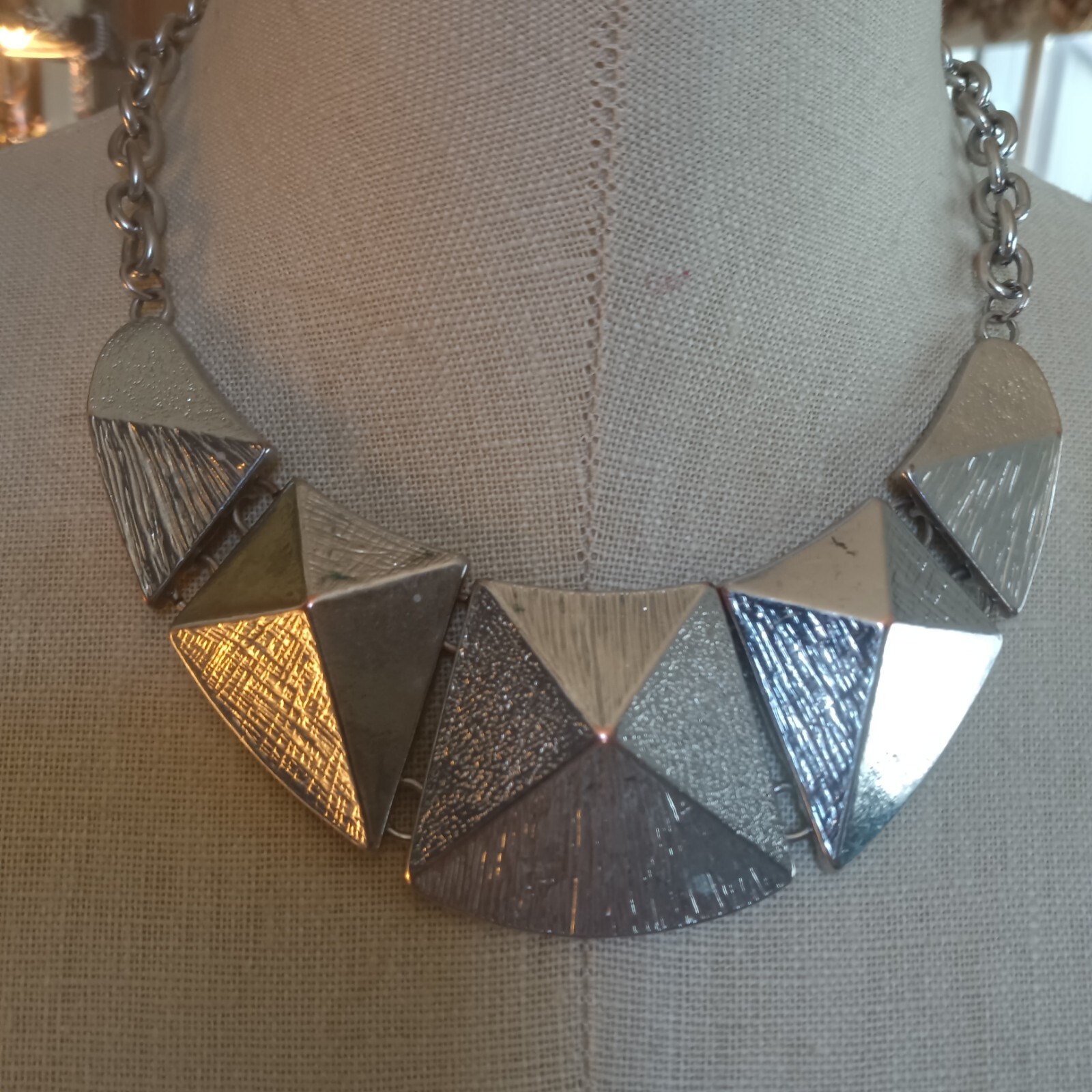 Dramatic Chunky icing Geometric 18” Silver Tone L… - image 9