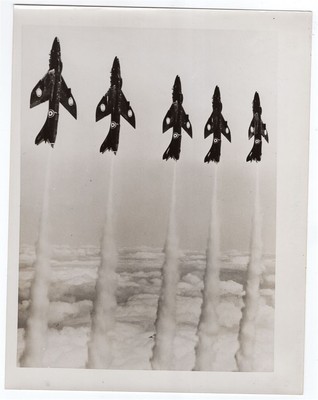 1950s RAF Hawker Hunter Fighters Flying Straight Up 7x9 Original Photo