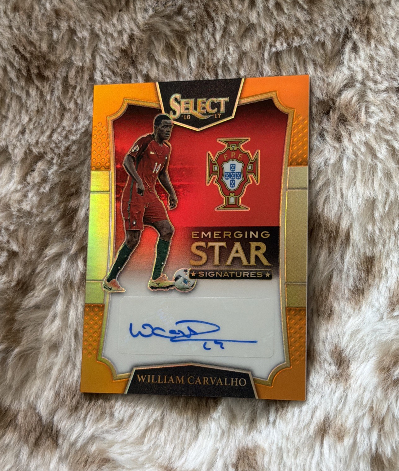 2016 Select William Carvalho Emerging Star Signatures Orange Auto /75 Portugal view 3