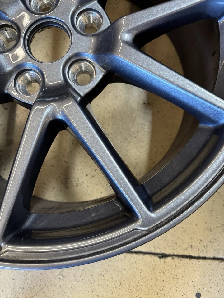 Tesla Model 3  2021  18 x 8.5 OEM  Charcoal  Rim Wheel  104426100A 95159 W11074 - Image 4 of 4