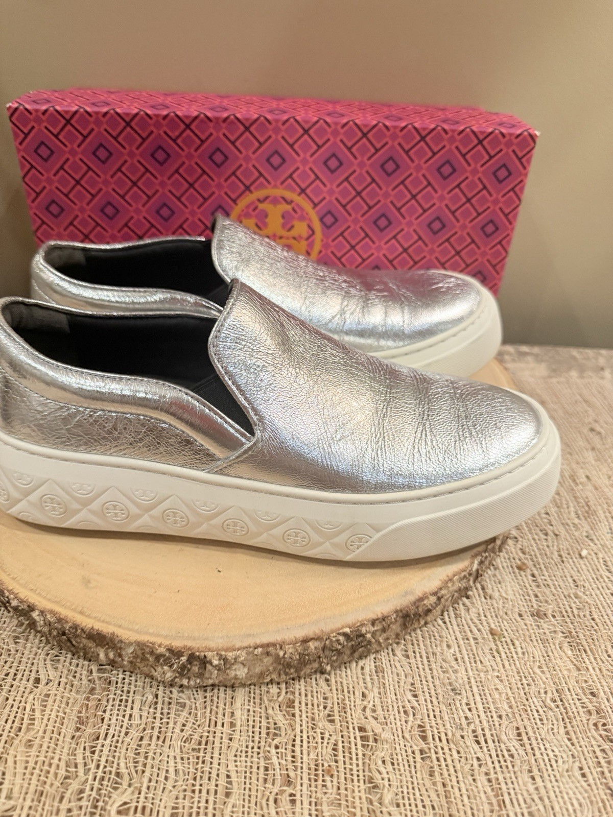 Tory Burch Ladybug Silver Metallic Woman Slip-On Sneakers Shoes Sz-7.5 thumbnail 6