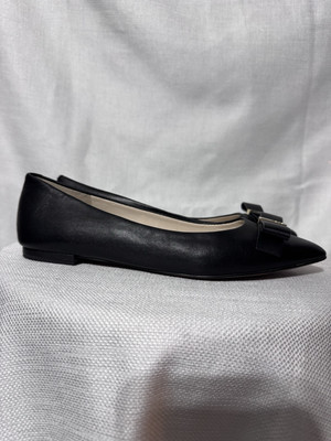 Cole Haan Black Flats Size 1/2