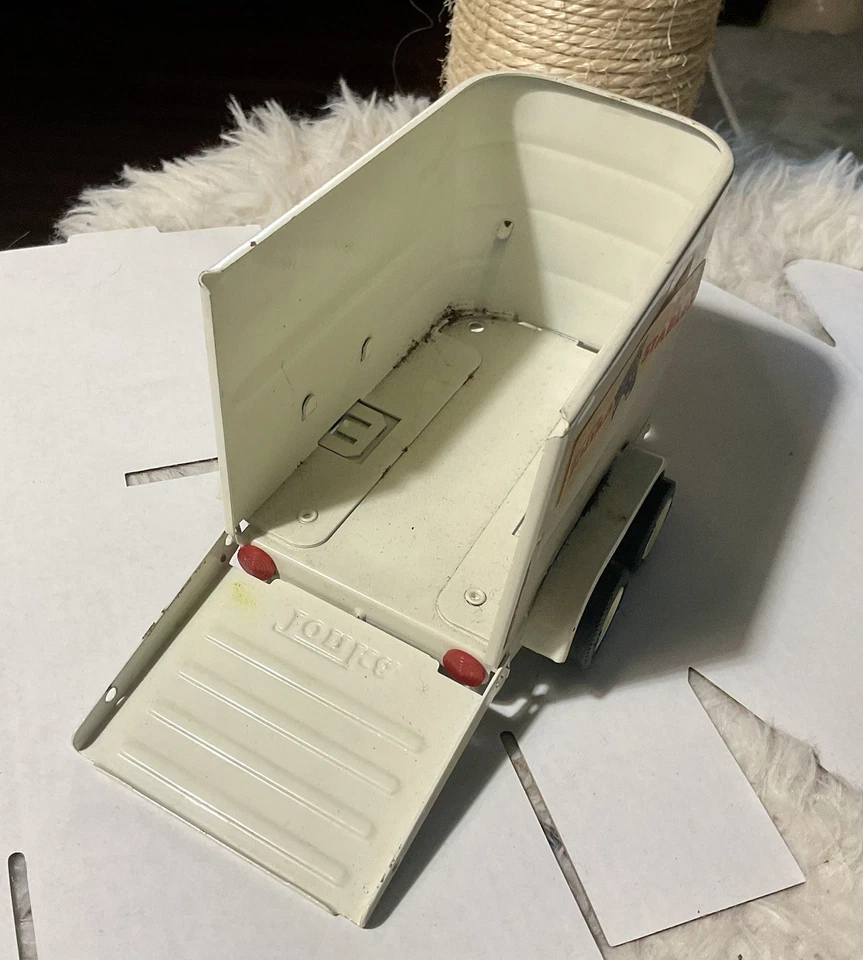 Remolque para caballos Tonka #52620 establos acero prensado 6" largo ~ De colección Foto 3 de 4