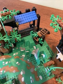 LEGO System Castle Dark Forest Fortress 6079 Incomplete 1996  All Minifigures