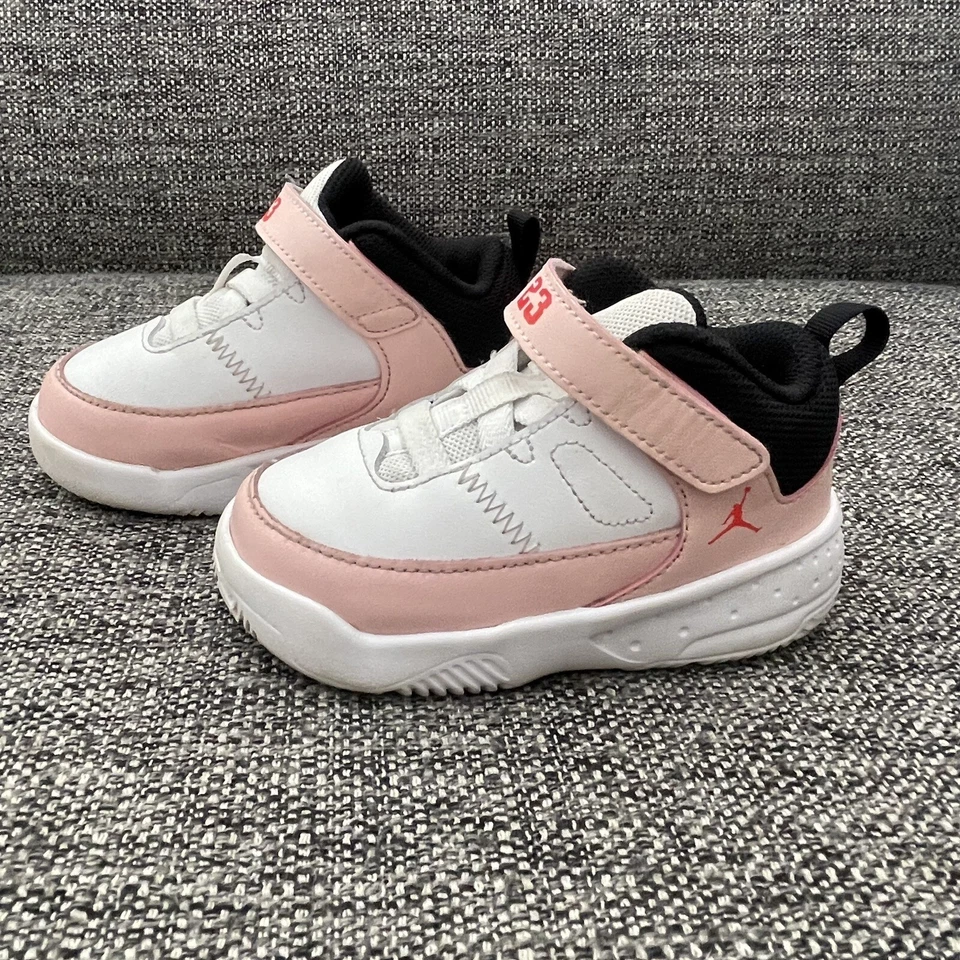 ZAPATOS NIKE AIR JORDAN MAX AURA 3 LOW TD PARA NIÑOS PEQUEÑOS DA8023-102 Talla 7C Baloncesto Foto 2 de 4