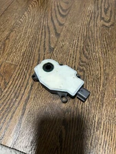 18-20 LINCOLN NAVIGATOR & F150 18-23 Navigator AIR SHUTTER GRILLE MOTOR ACTUATOR