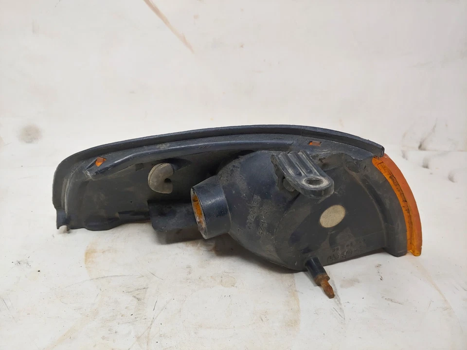 1993-1996 Ford Escort OEM lâmpada de estacionamento dianteira esquerda sinal de seta F3CB-13A271-AA - Imagem 4 de 4