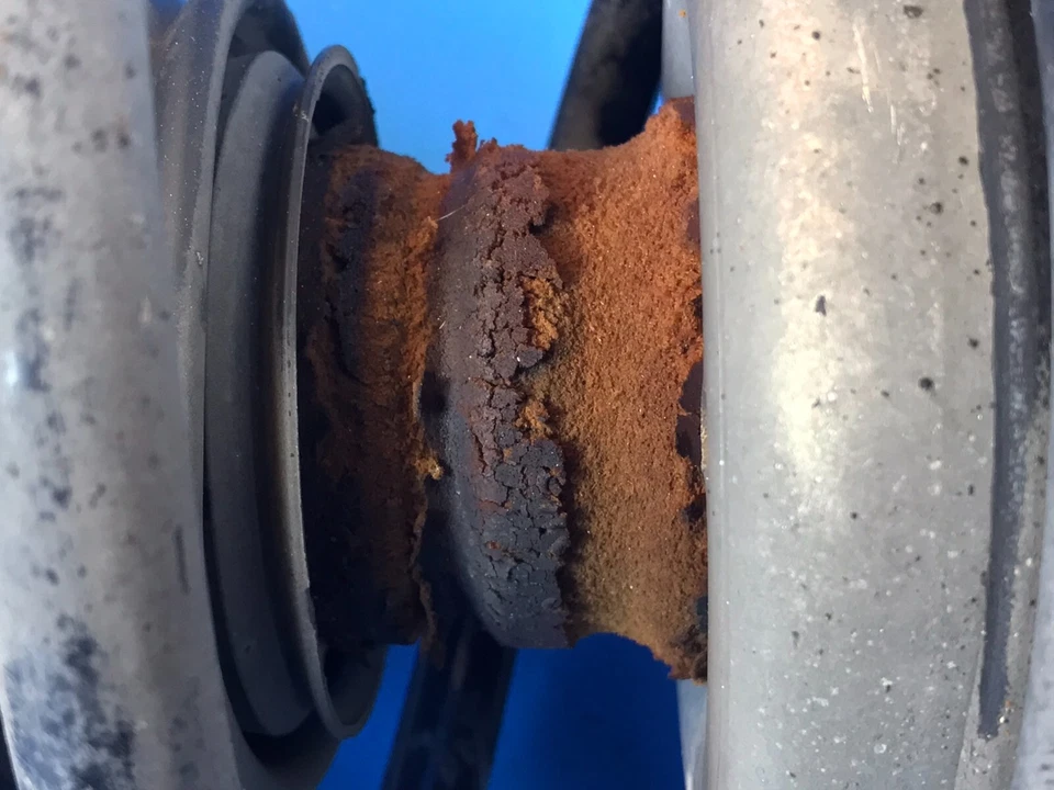 04-10 BMW E60 E61 535I 545I 550I FRONT RIGHT PASSENGER SIDE SPORT SHOCK STRUT - Image 4 of 4