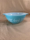 Vtg Pyrex Amish Butterprint 442 1.5 Qt Cinderella Mixing Bowl Turquoise & White