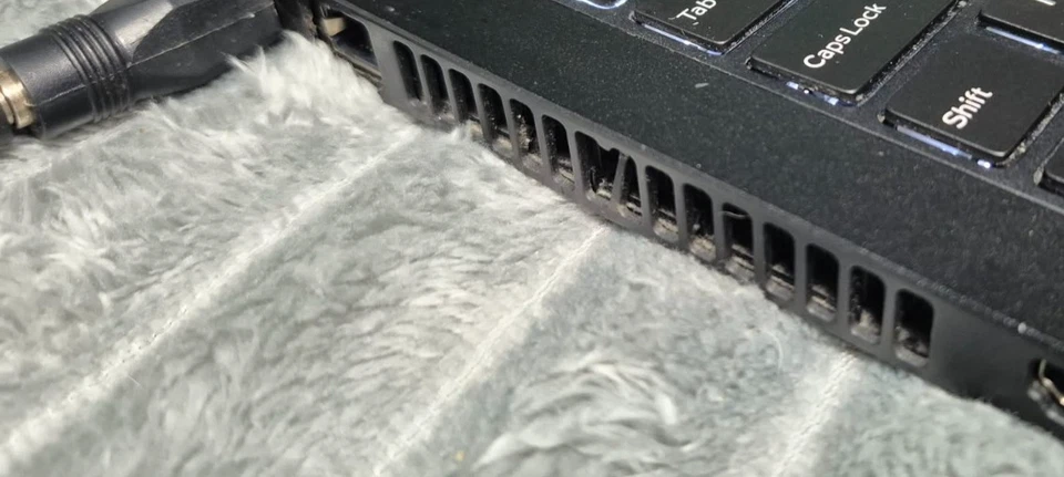 Dell Latitude 3570 · i3-6100U · 8GB · 240GB, photo 4 of 5
